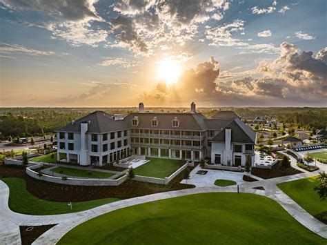 Camp Creek Inn .